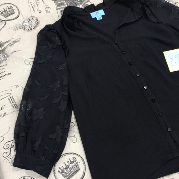 CECE Three Quarter Floral Jacquard Sleeve Top - Picture 3 of 5